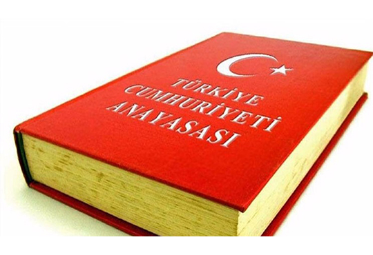 Türkiye'de Anayasa Değişikliği Gündemde