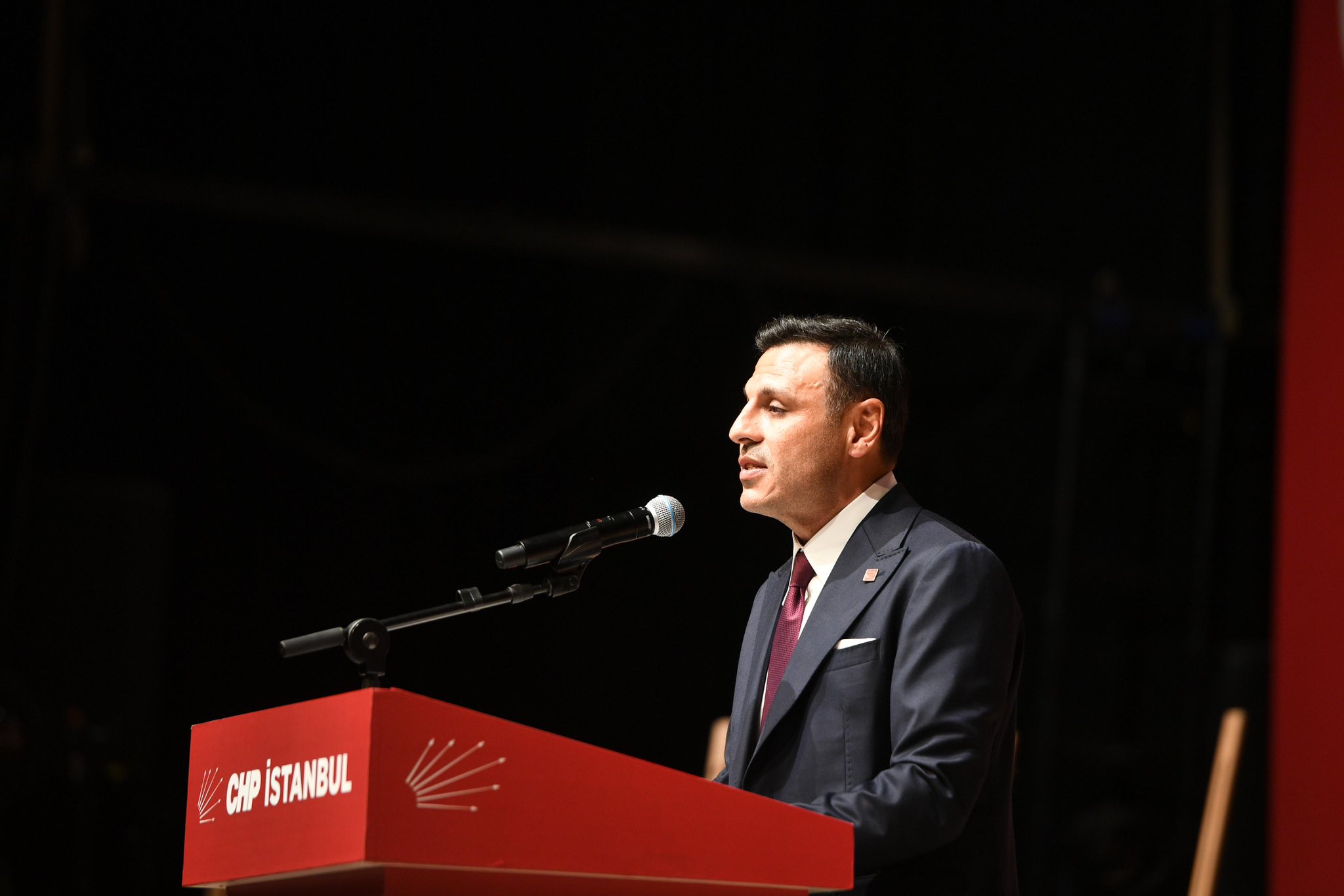 CHP İstanbul’da Özgür Çelik Güven Tazeledi