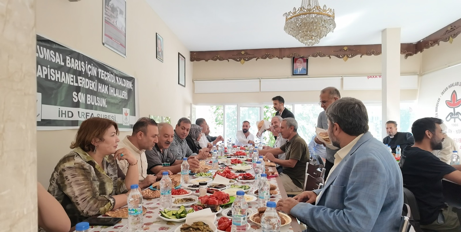 İHD Urfa Şubesi’nden Dayanışma Kahvaltısı: “Hak Mücadelesinde Birlikteyiz”