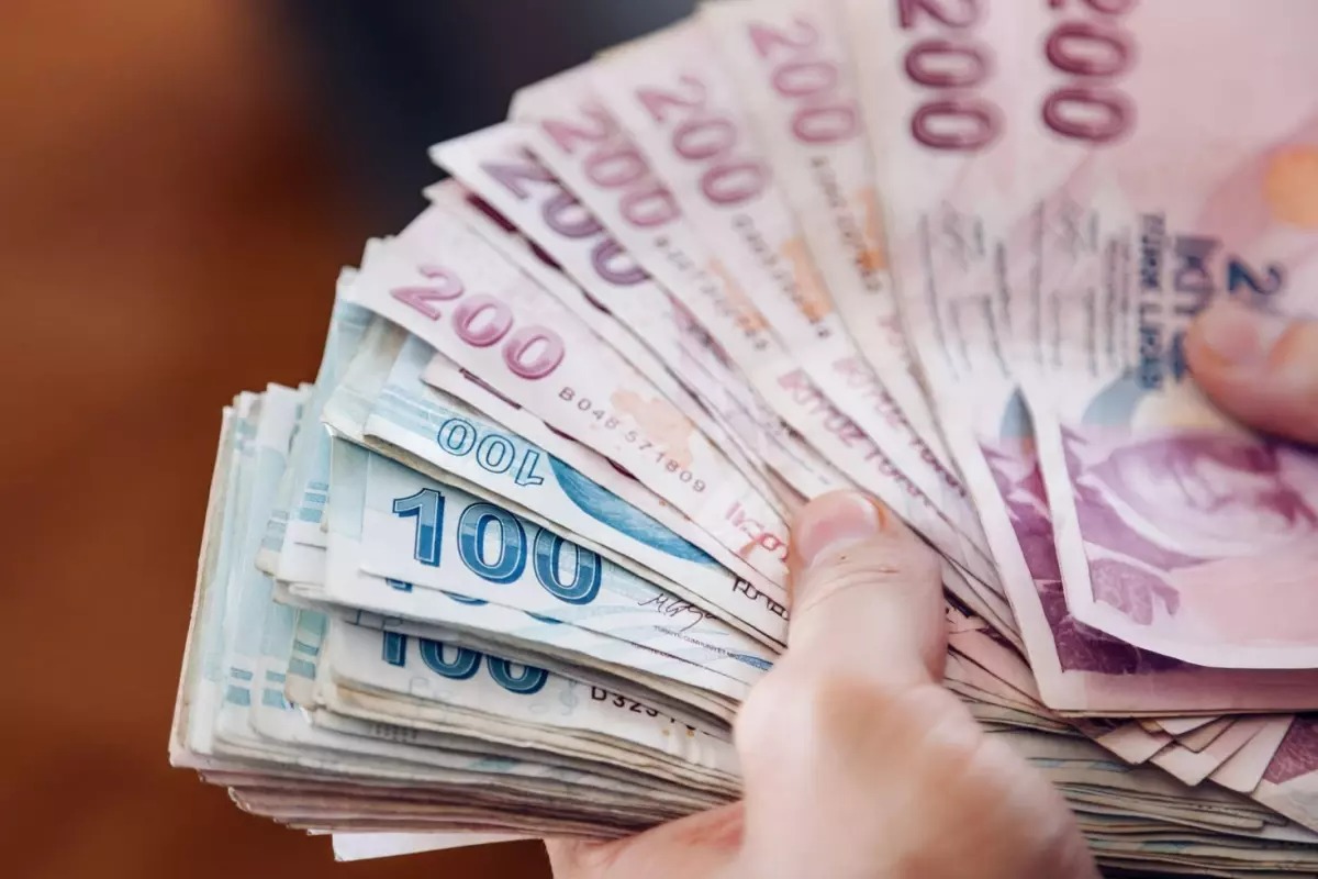 SÜRPRİZ FAİZ KARARI! MERKEZ BANKASI BEKLENENİN ALTINDA ADIM ATTI