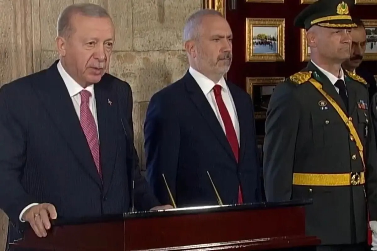 CUMHURBAŞKANI ERDOĞAN’DAN ANLAMLI 29 EKİM MESAJI: “BÜYÜK VE GÜÇLÜ TÜRKİYE’Yİ EMANET EDECEĞİZ”