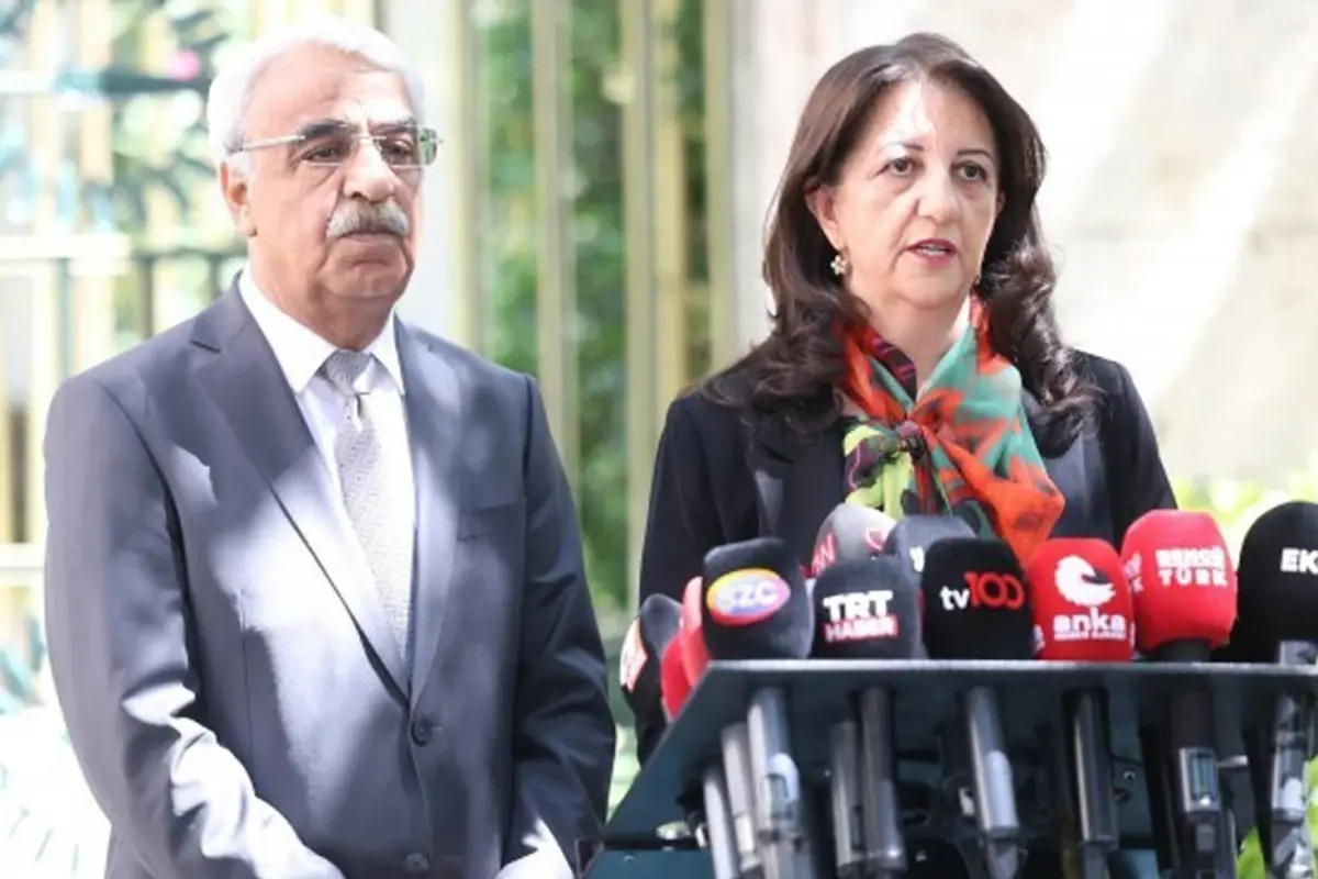 İMRALI’DA TARİHİ GÖRÜŞME! ÖCALAN’DAN YENİ MESAJ: “KÜRT OLGUSU...