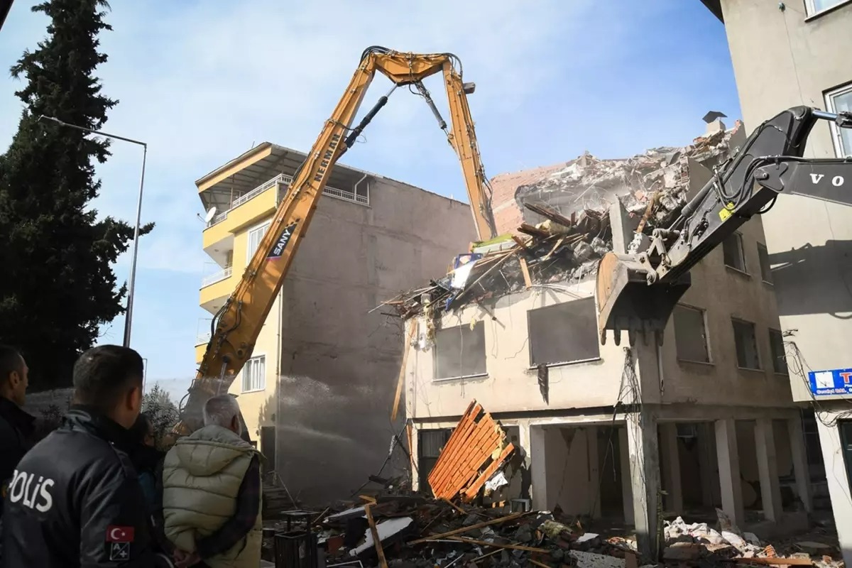 SINDIRGI RESMEN AFET BÖLGESİ İLAN EDİLDİ! DEVLET TÜM GÜCÜYLE SAHADA