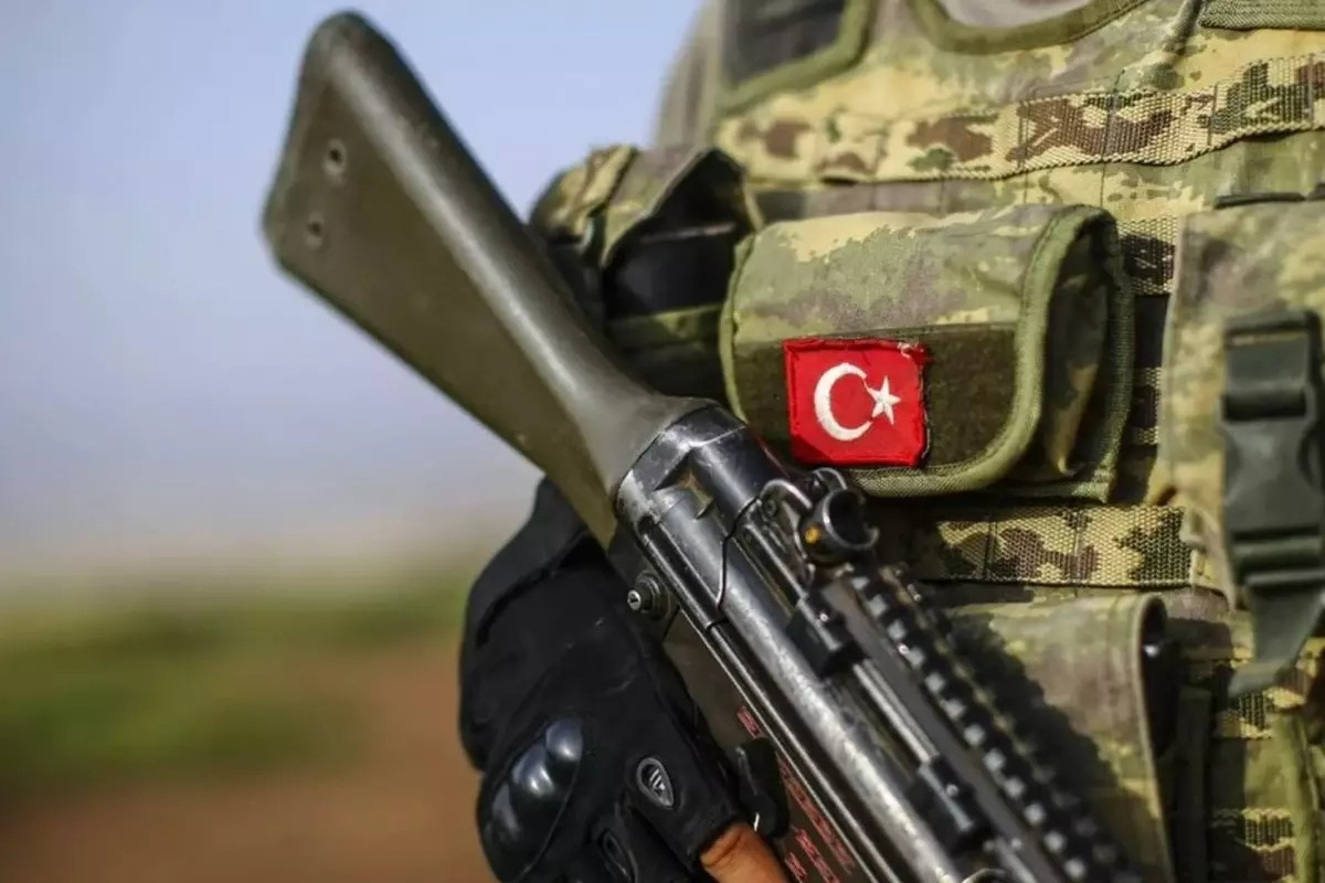 SURİYELİ ASKERİLER TSK’DA MI GÖREV ALACAK? BAKANLIKTAN NET AÇIKLAMA GELDİ!