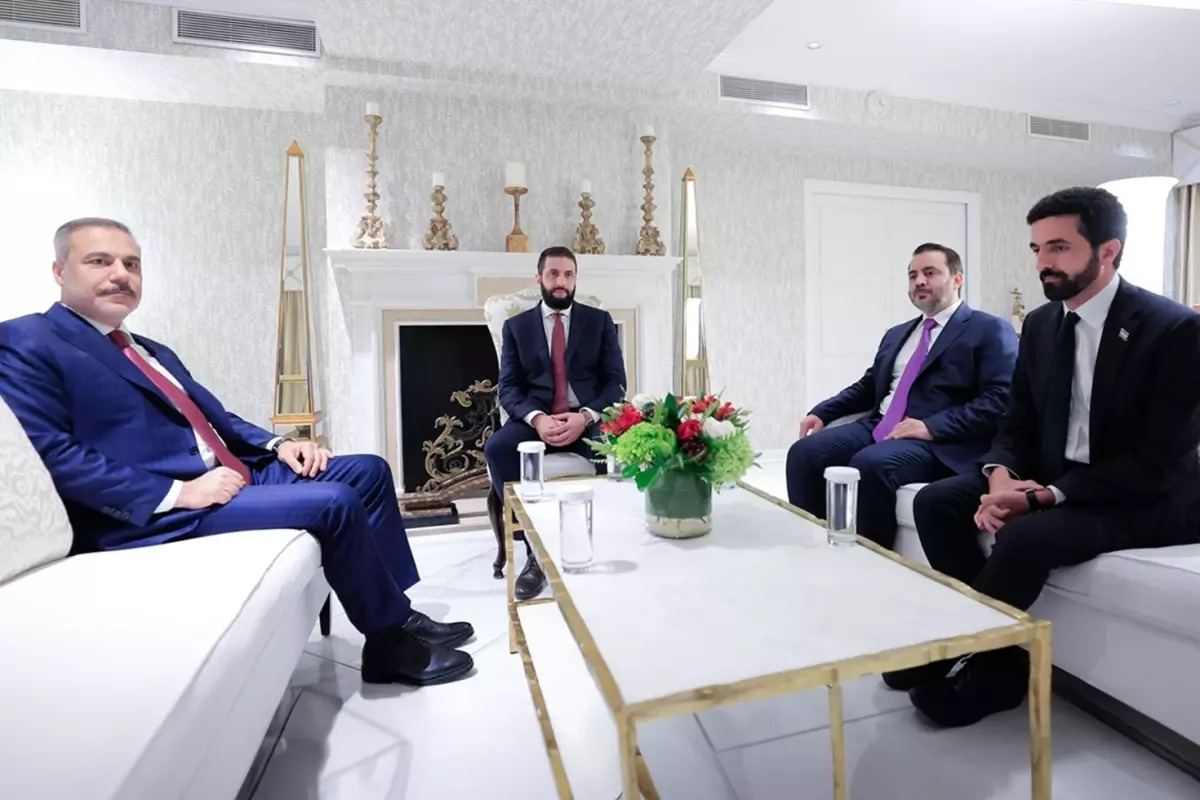 BEYAZ SARAY’DA TARİHİ ZİRVE: TÜRKİYE, SURİYE VE ABD’DEN PKK/YPG KARARI