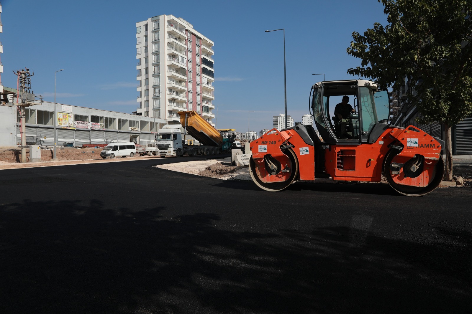 SİVEREK ÇEVRE YOLU’NDA ASFALTLAMA ÇALIŞMALARI HIZLA SÜRÜYOR