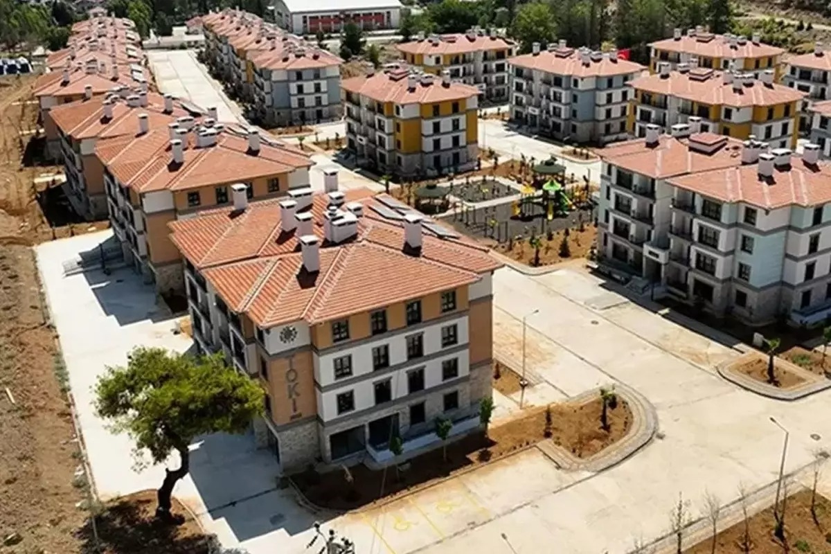 YÜZYILIN KONUT PROJESİNE REKOR İLGİ! İLK GÜNDE YAKLAŞIK 1 MİLYON BAŞVURU