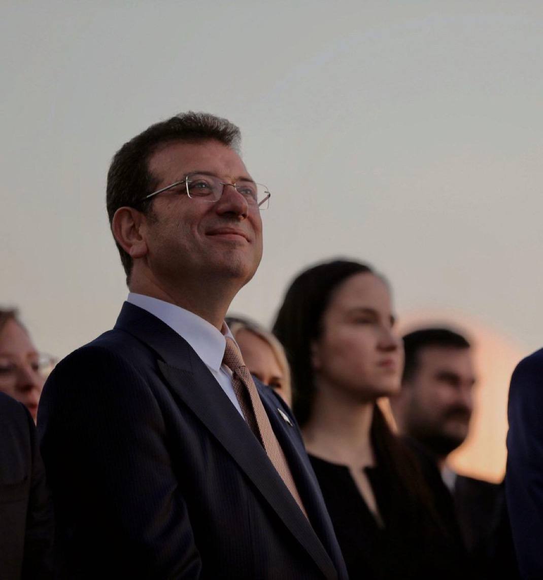 İmamoğlu'ndan Shadow Ban'a Meydan Okuma: "Bu Millet Emanet Bu Hesabı Büyütür!"