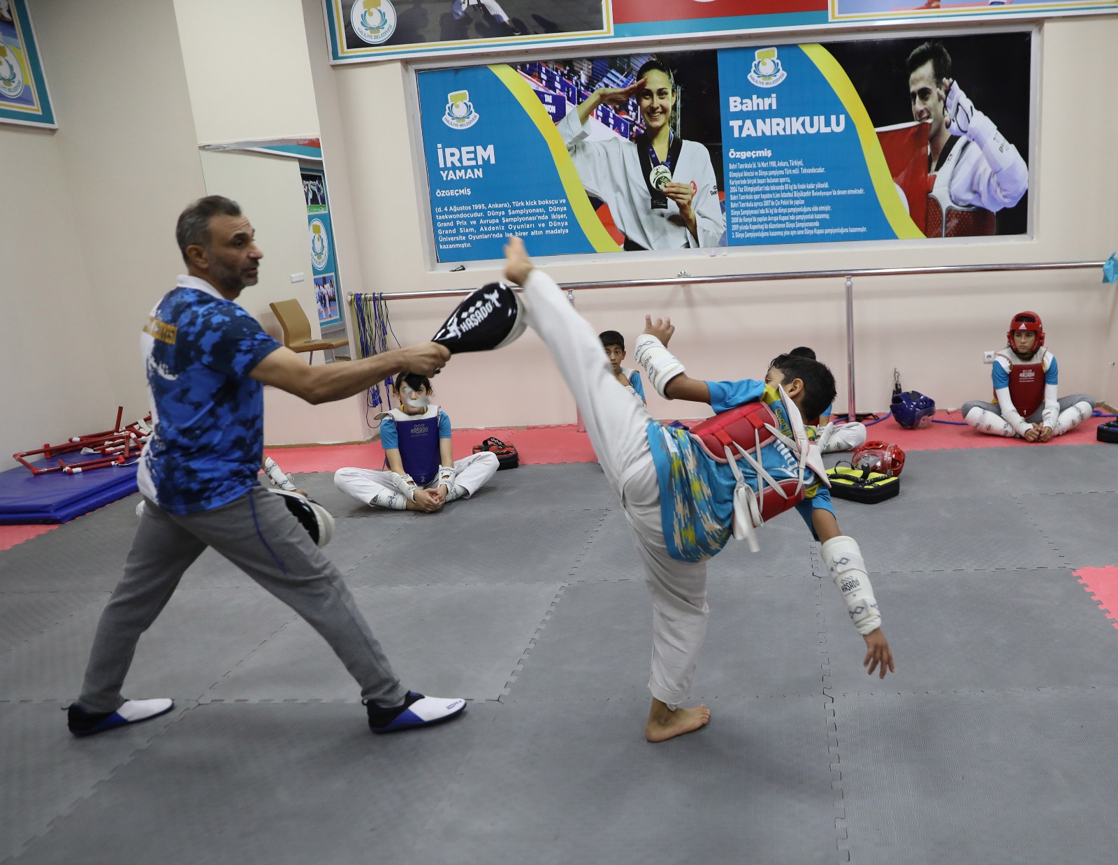 HALİLİYE’DE KIŞ SPOR OKULLARINDA TEKVANDO HEYECANI