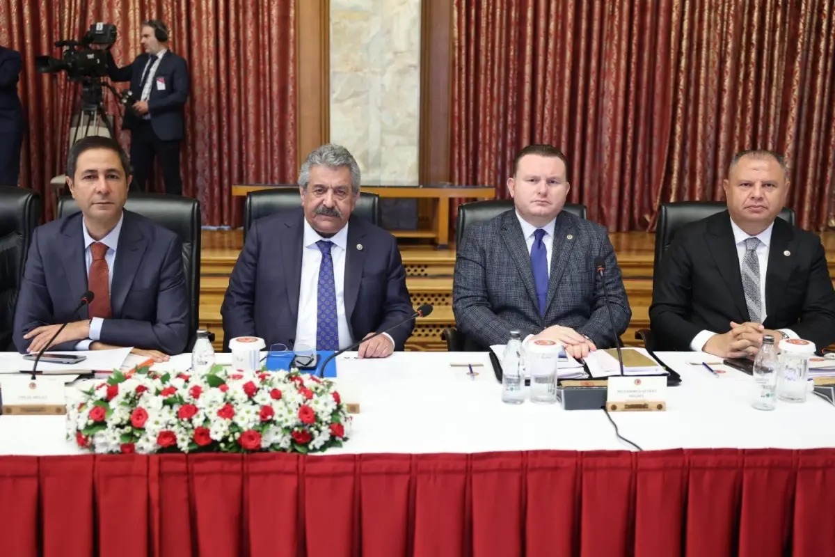 İMRALI TRAFİĞİ HIZLANDI: FETİ YILDIZ’DAN KRİTİK ÇIKIŞ! “MHP ADINA BEN GİDECEĞİM”