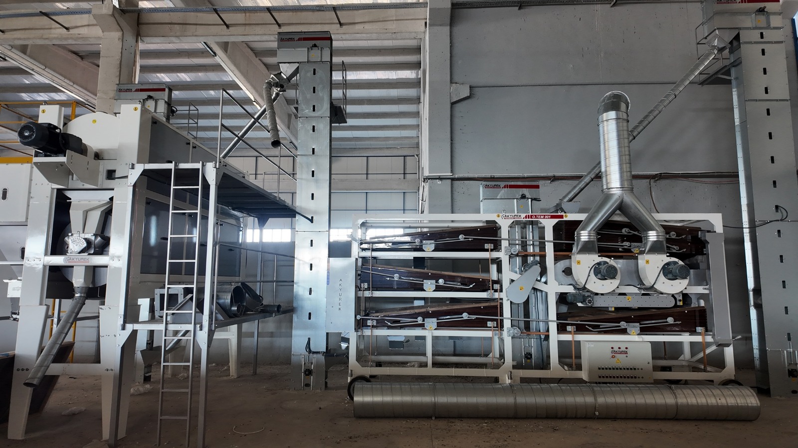 ŞANLIURFALI KADINLAR TARIMSAL ÜRETİME KATILIYOR, EKONOMİ GÜÇLENİYOR