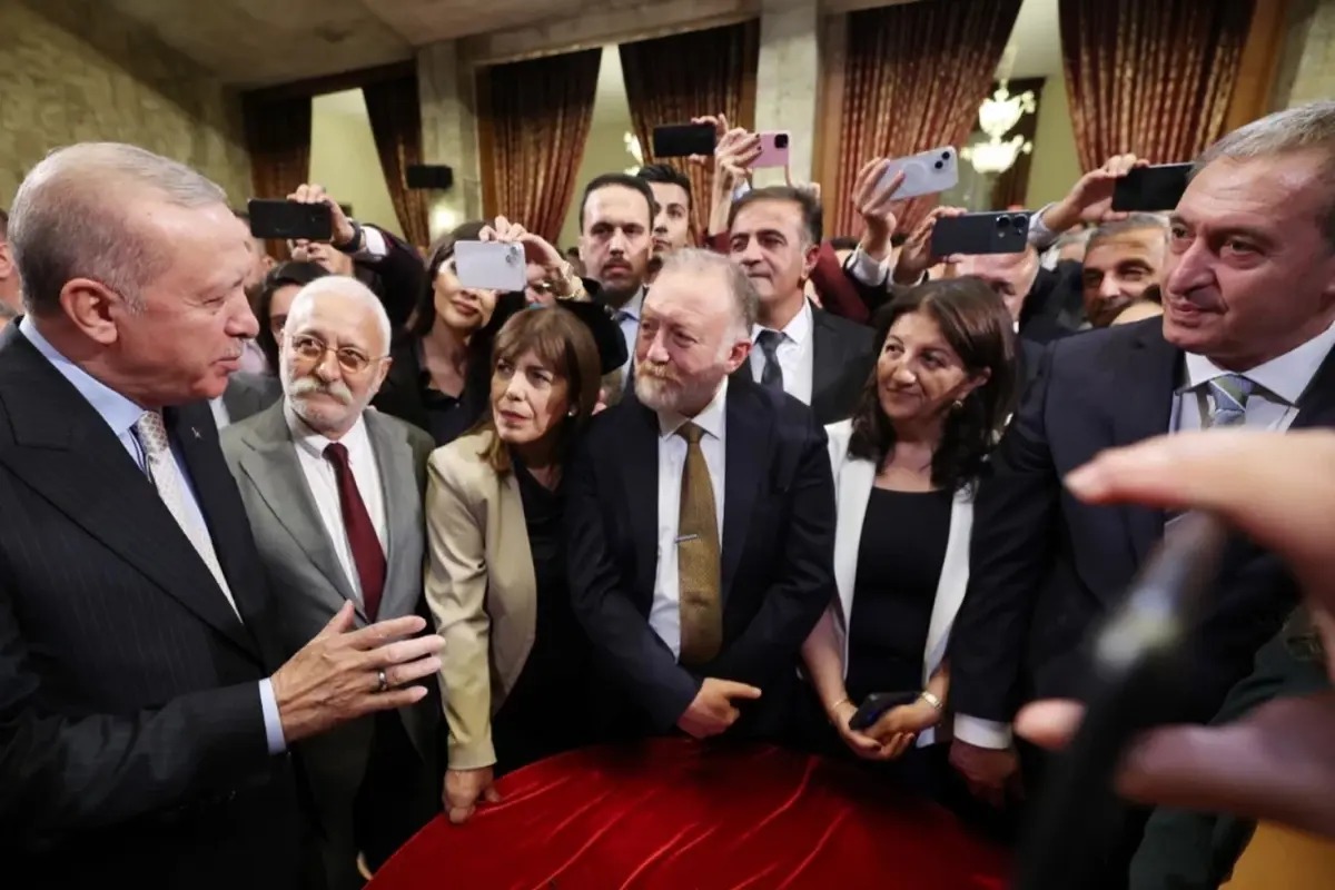 ALTAN TAN’DAN SİYASETİ SALLAYACAK İDDİA: “DEM PARTİ, ERDOĞAN’IN ADAYLIĞI İÇİN OY VEREBİLİR”