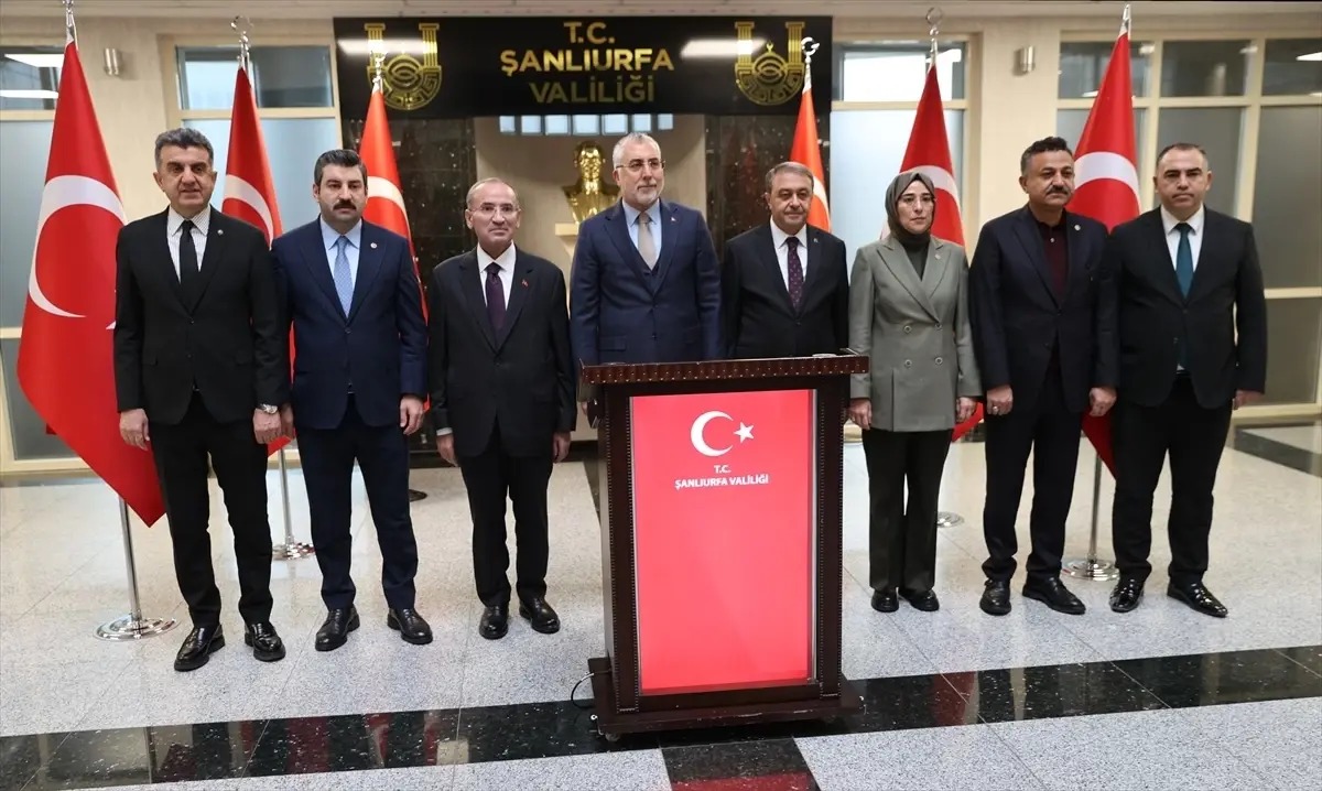 BAKAN IŞIKHAN'DAN ŞANLIURFA ZİYARETİ: BİR DİZİ TEMASLARDA BULUNDU