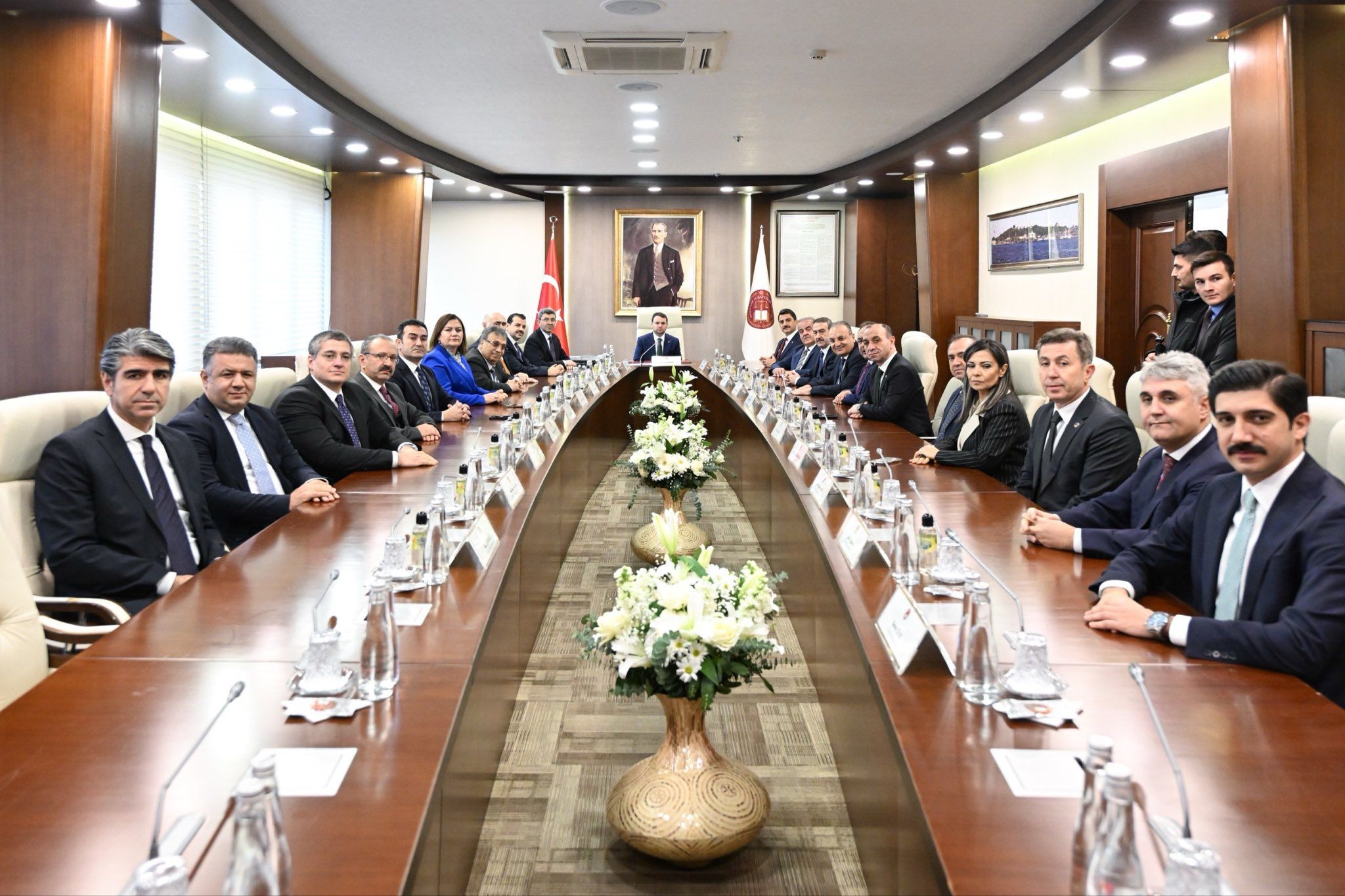 ADALET BAKANI AKIN GÜRLEK İLK HSK TOPLANTISINA BAŞKANLIK ETTİ: “GECİKEN YARGI SÜREÇLERİNİ HIZLANDIRACAĞIZ” MESAJI 