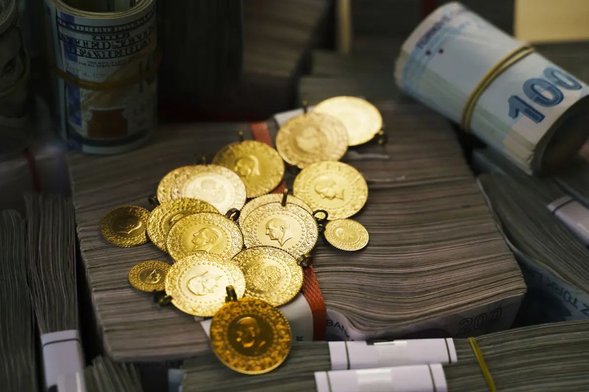 ALTIN FİYATLARINDA SERT DÜŞÜŞ PİYASALAR SARSILDI