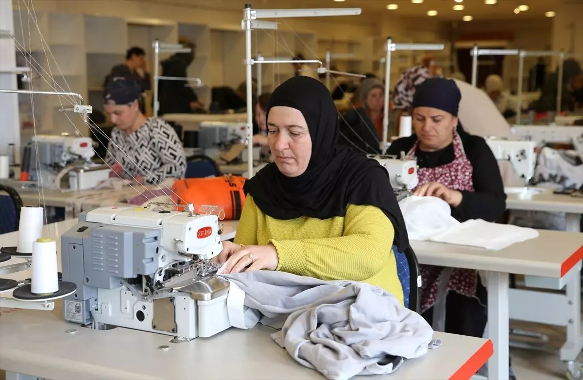 Japonya’dan Ahlatlı Kadınlara Destek: Meslek Edindiren Proje Hayata Geçti