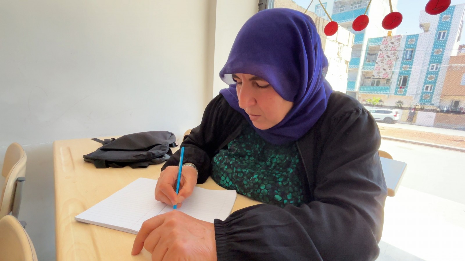 EYYÜBİYE’DE OKUMANIN YAŞI YOK! KADINLAR HAYATLARINI YENİDEN YAZIYOR