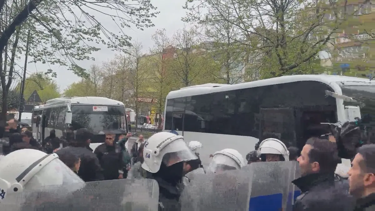 Taksim’e Yürümek İsteyenlere Müdahale: 1 Mayıs İstanbul’da Gergin Başladı