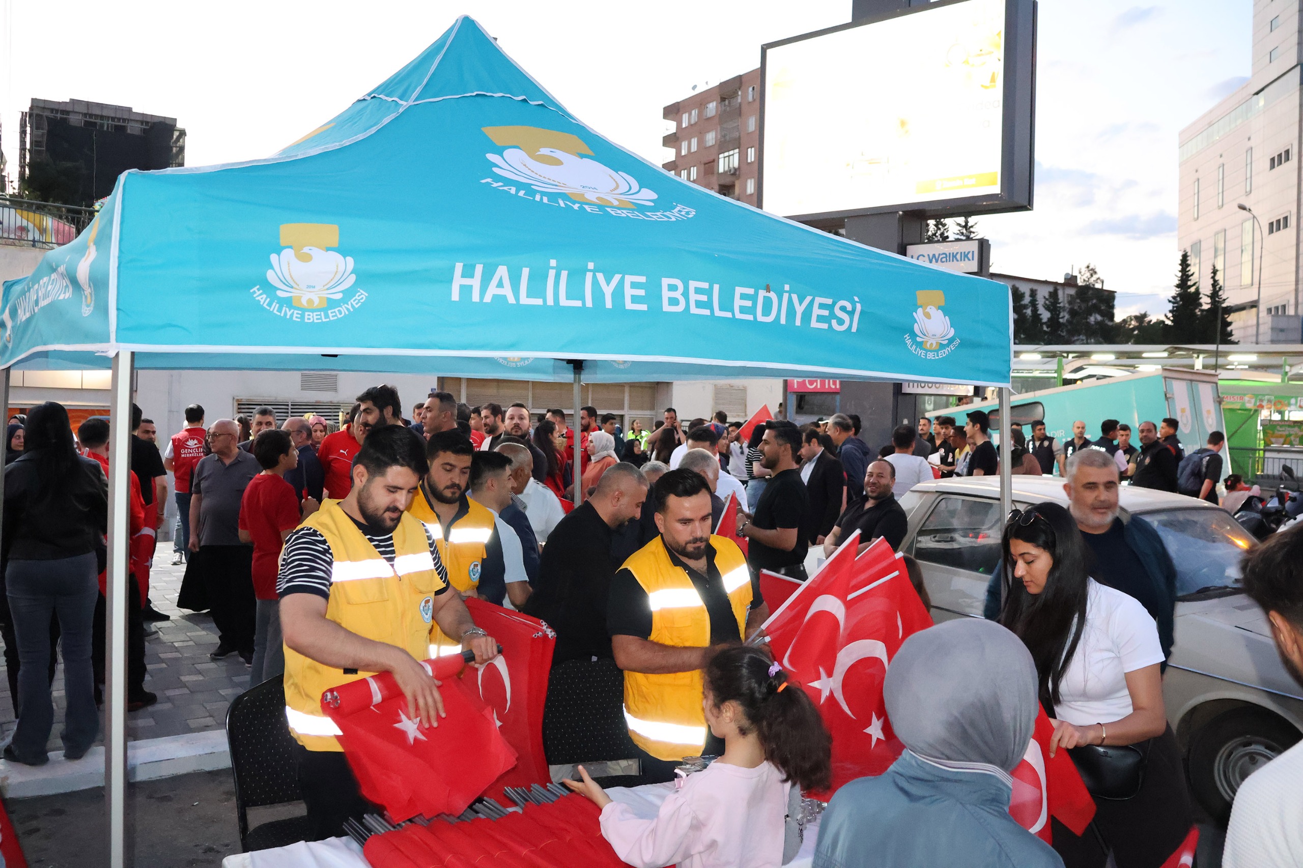 HALİLİYE MEHTERANI 19 MAYIS COŞKUSUNA DAMGA VURDU