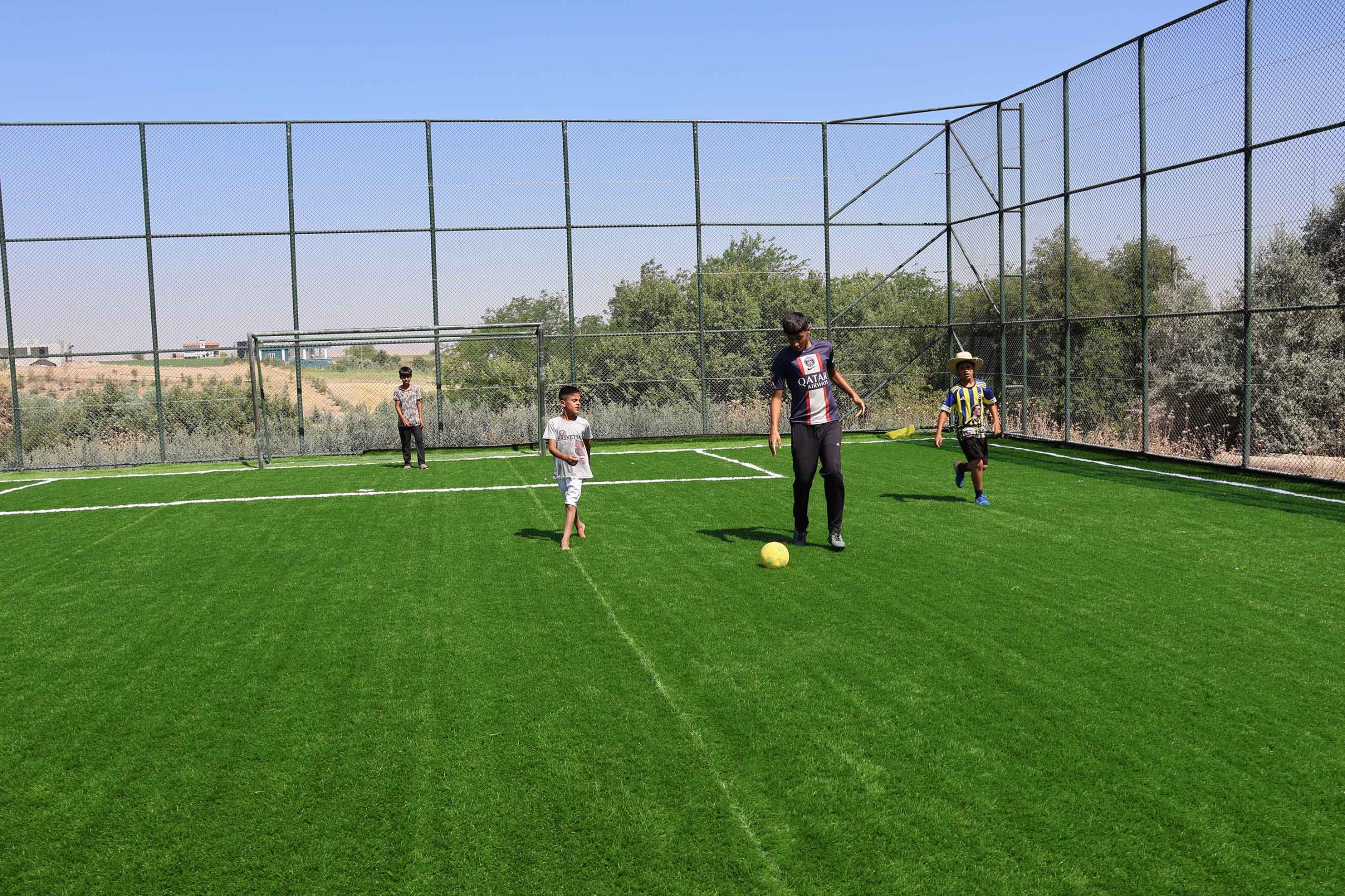 HALİLİYE'DE SPOR YATIRIMLARI HIZ KAZANDI! 15 MAHALLEYE YENİ TESİS