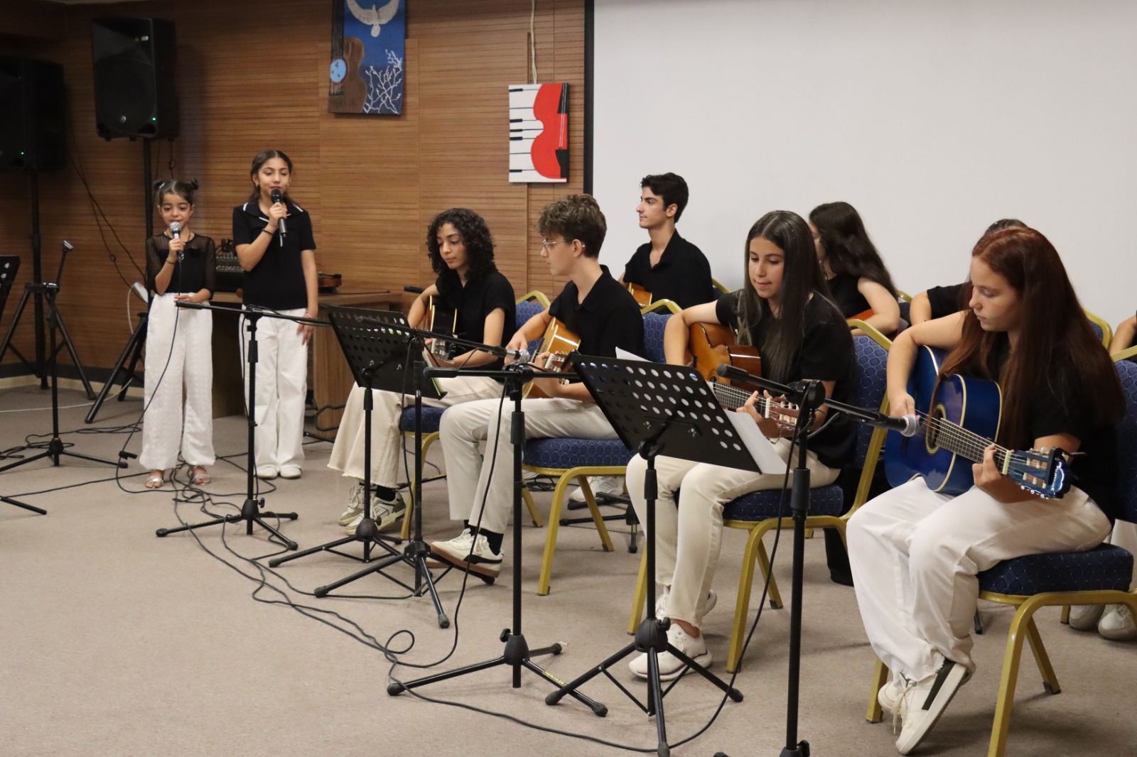 ESENTEPE GENÇLİK MERKEZİ’NDE YAZ KURSLARI SONA ERDİ