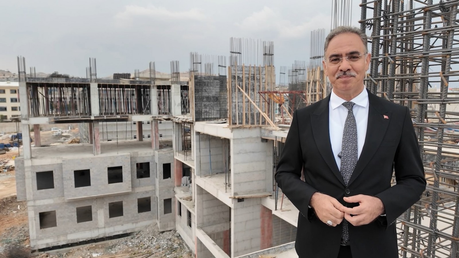 EYYÜBİYE’DE YENİ BELEDİYE HİZMET BİNASI YÜKSELİYOR! AÇILIŞ TARİHİ BELLİ OLDU