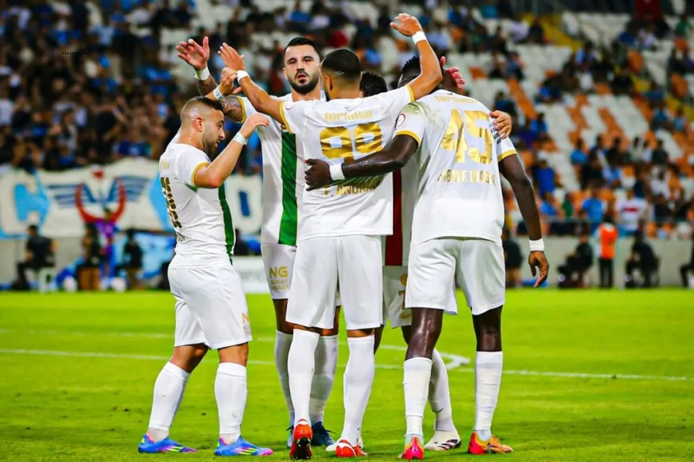 BİR ZAMANLARIN DEV KATİLİ DAĞILDI: 8 GOLLÜK HEZİMET SONRASI BAŞKAN İSTİFA ETTİ!;