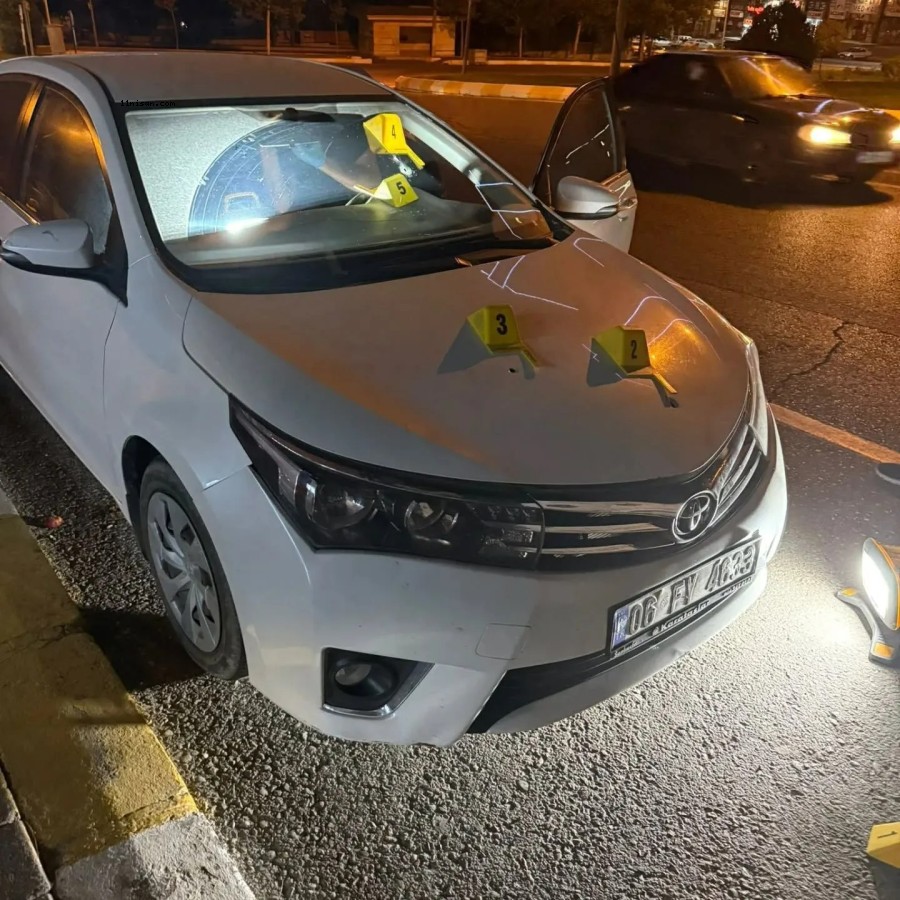 ŞANLIURFA KARAKÖPRÜ'DE ARAÇ KURŞUN YAĞMURUNA TUTULDU!