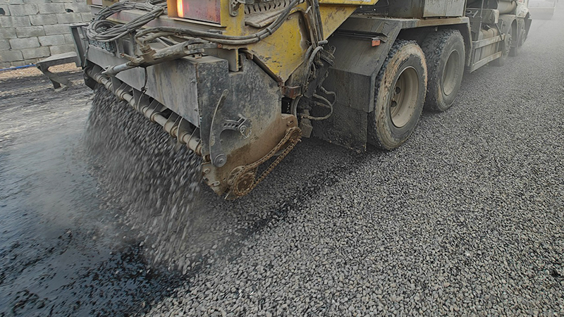Eyyübiye’de yeni yollar asfaltlanıyor;