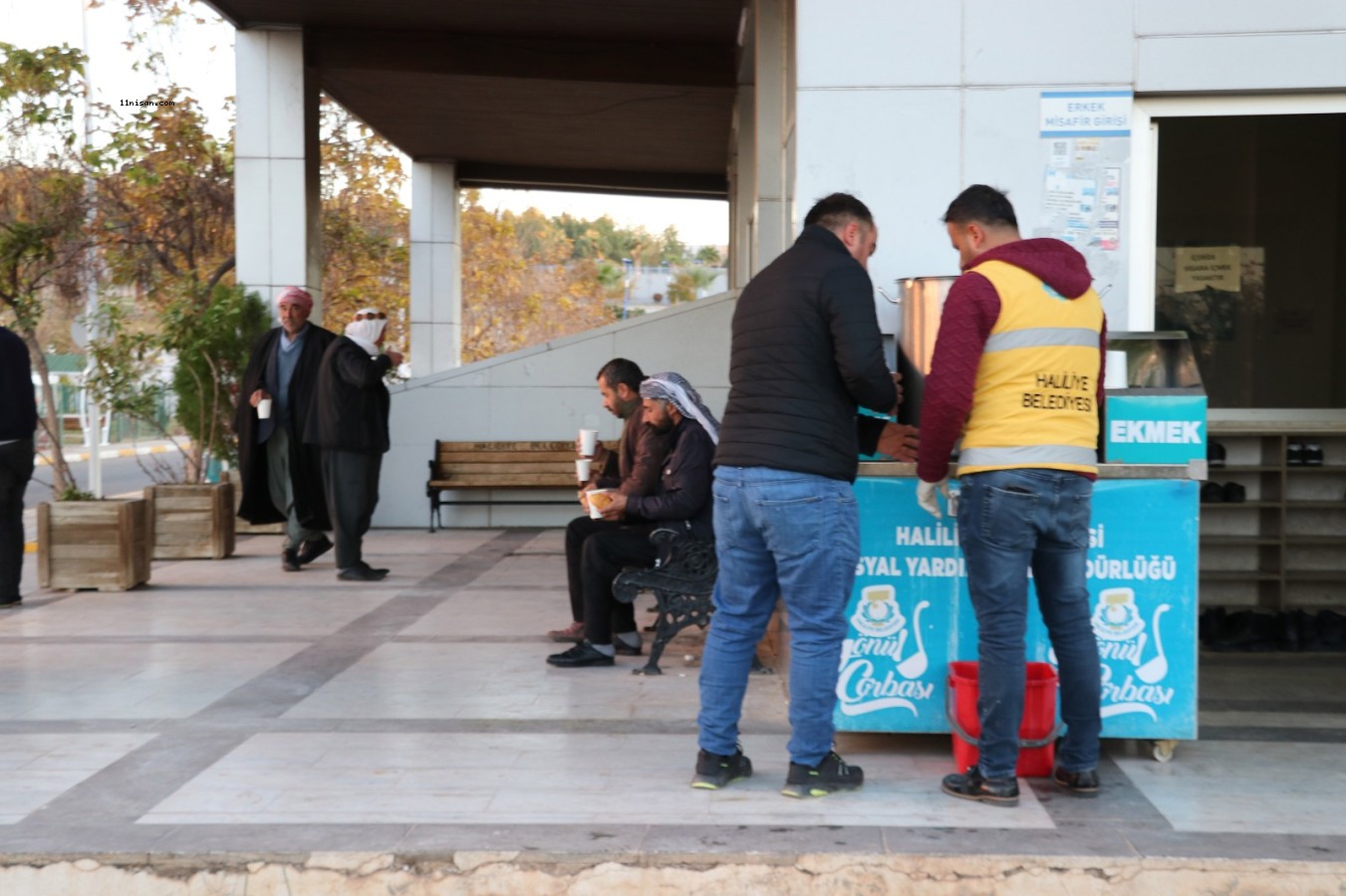 HALİLİYE BELEDİYESİ’NİN 3 NOKTADA SICAK ÇORBA İKRAMI BAŞLADI;