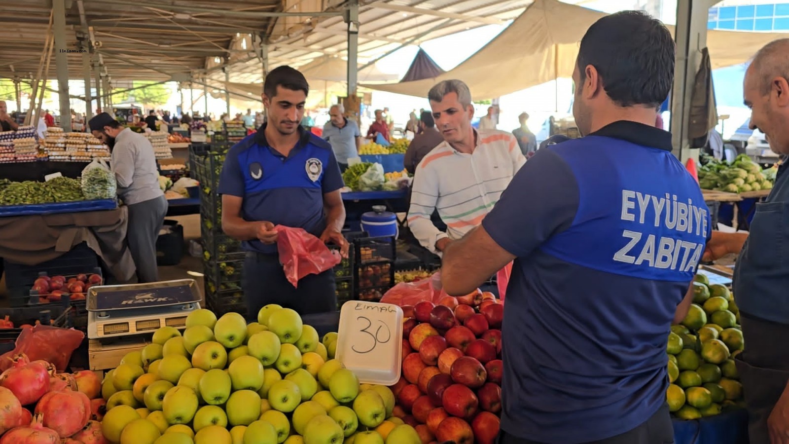 Eyyübiye Semt Pazarlarında Terazi Kontrolleri Yapılıyor;