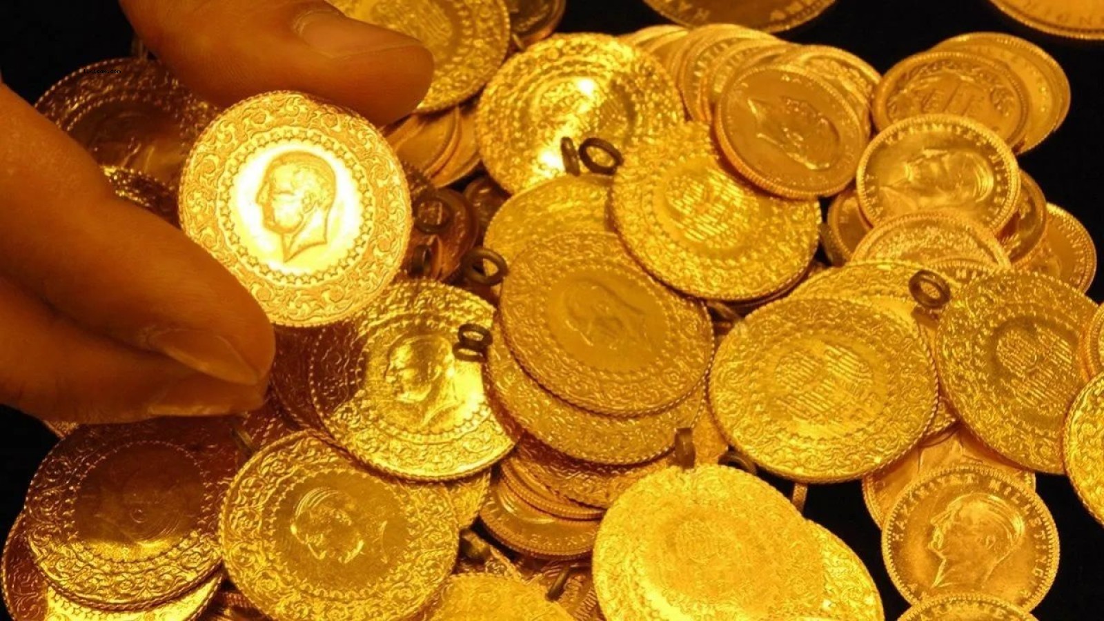 Şanlıurfa’daki kuyumcularda güncel altın fiyatları…;