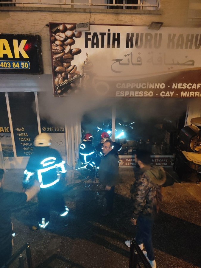 Haliliye'de gece saatlerinde iş yeri yangını