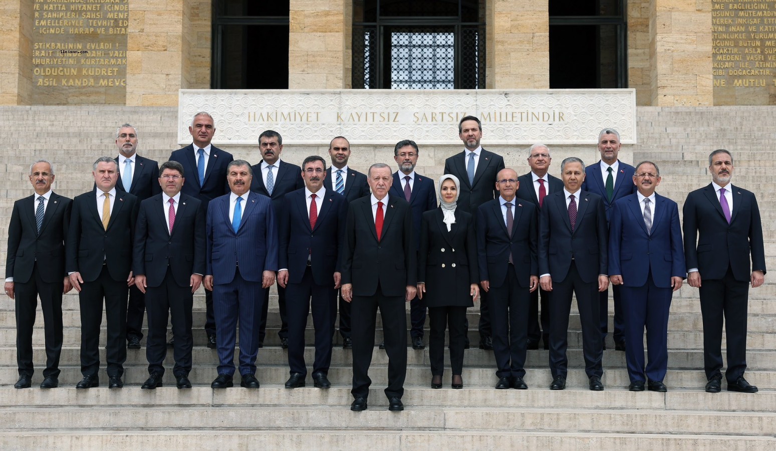 Erdoğan'dan yeni kabine üyeleriyle Anıtkabir ziyareti