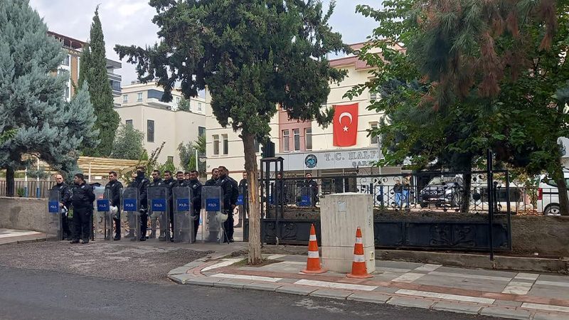 Halfeti’de kayyum protestosunda gözaltı sayısı 16'ya yükseldi!;