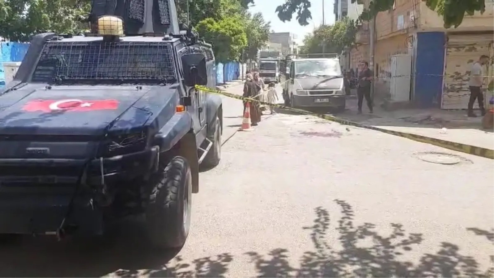 VİRANŞEHİR'DE AKRABA KAVGASI: 1 ÖLÜ 3 YARALI;