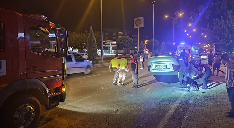Urfa’da otomobil takla attı: 2 yaralı;
