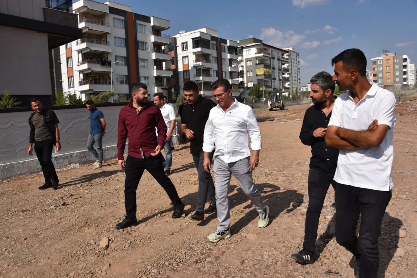 SİVEREK’E NEFES OLACAK 16 YENİ PARKIN YAPIMINA BAŞLANDI;
