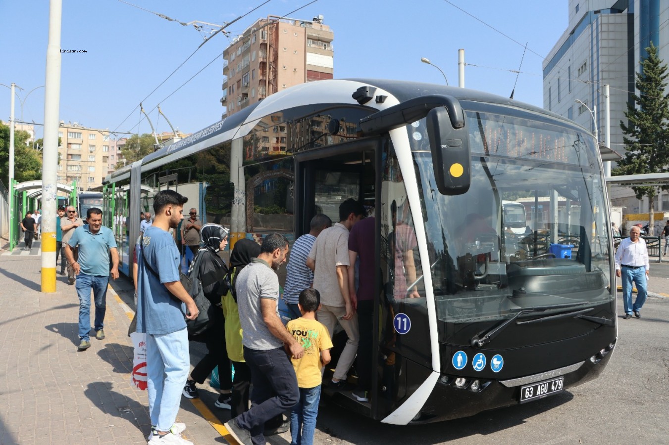 TRAMBÜS ULAŞIMI RAHATLATIYOR;