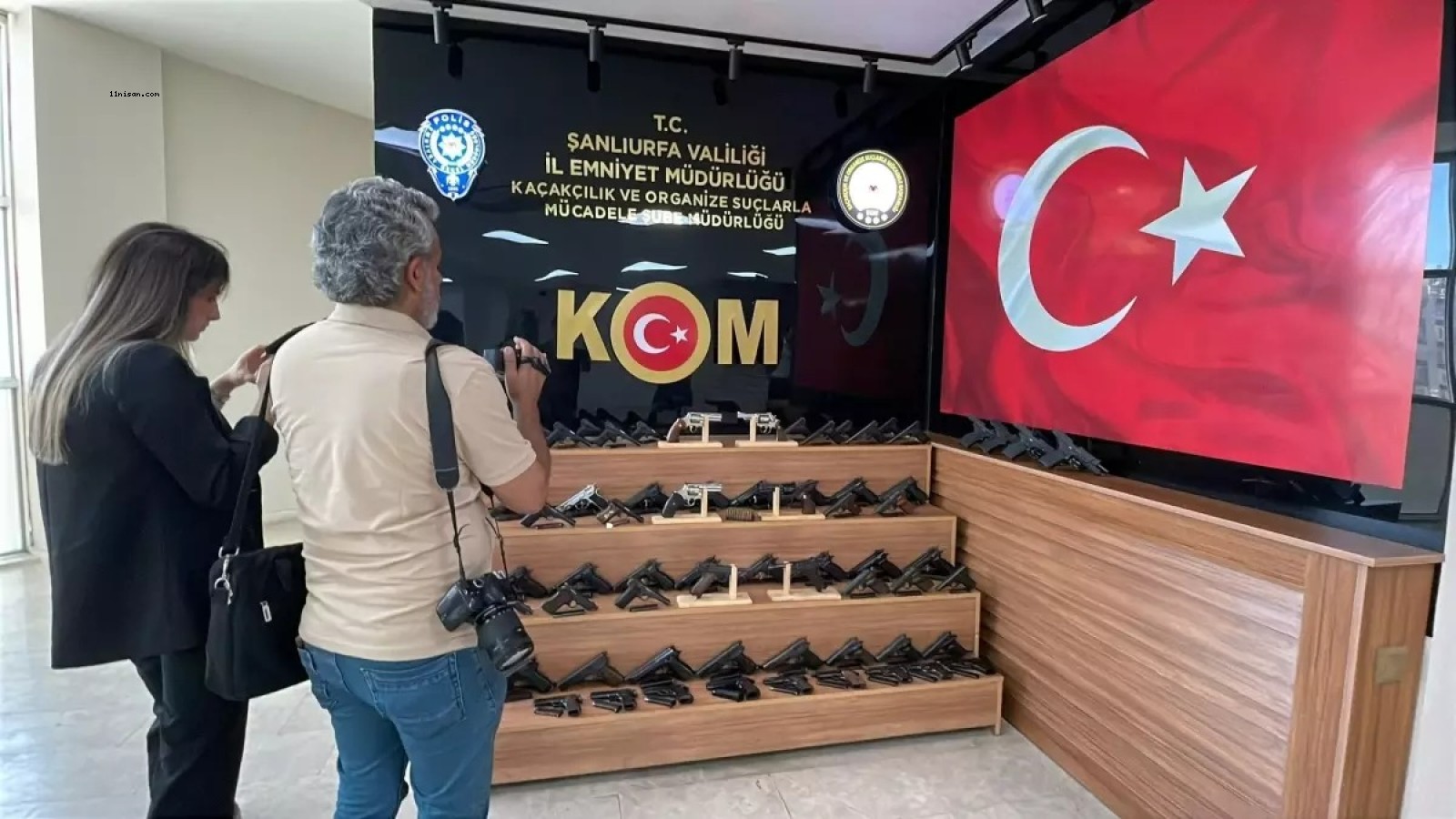 ŞANLIRFA'DA 65 RUHSATSIZ TABANCA ELE GEÇİRİLDİ;