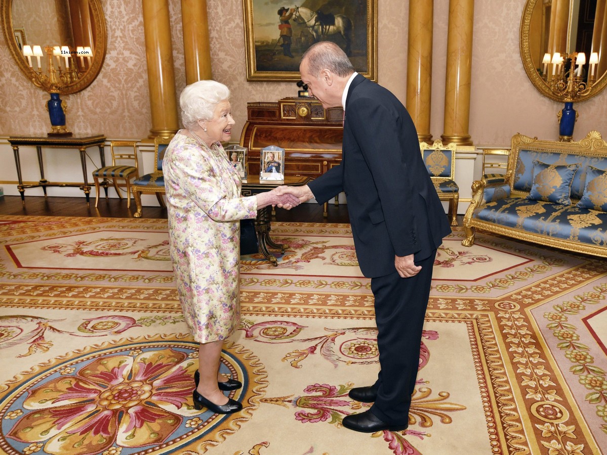 Erdoğan'dan Kraliçe 2. Elizabeth açıklaması: Programımız uyarsa merasime katılacağız;