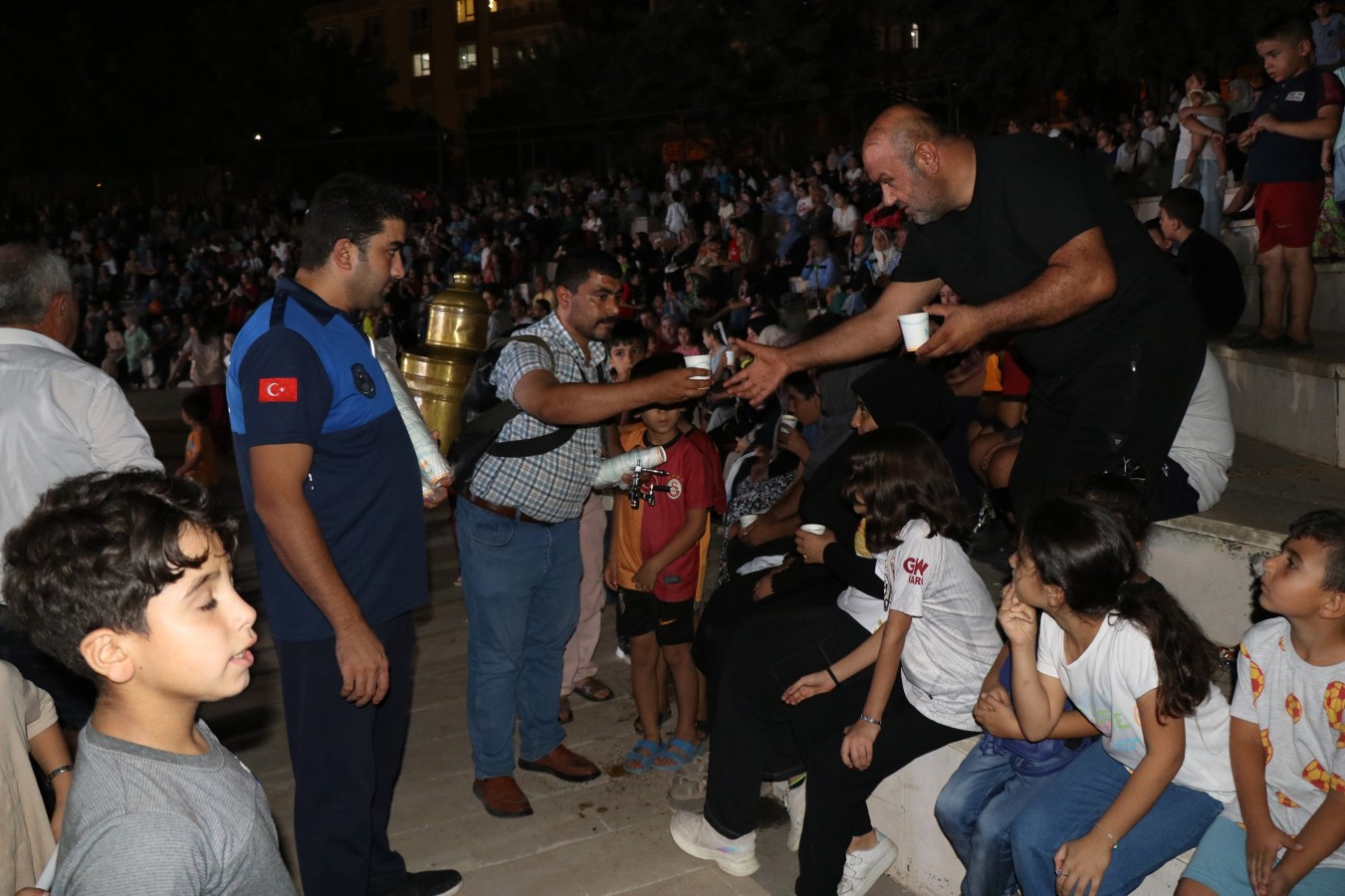 HALİLİYE'DE MAHALLE KONSERLERİ YAZ AKŞAMLARINI ŞENLENDİRİYOR;