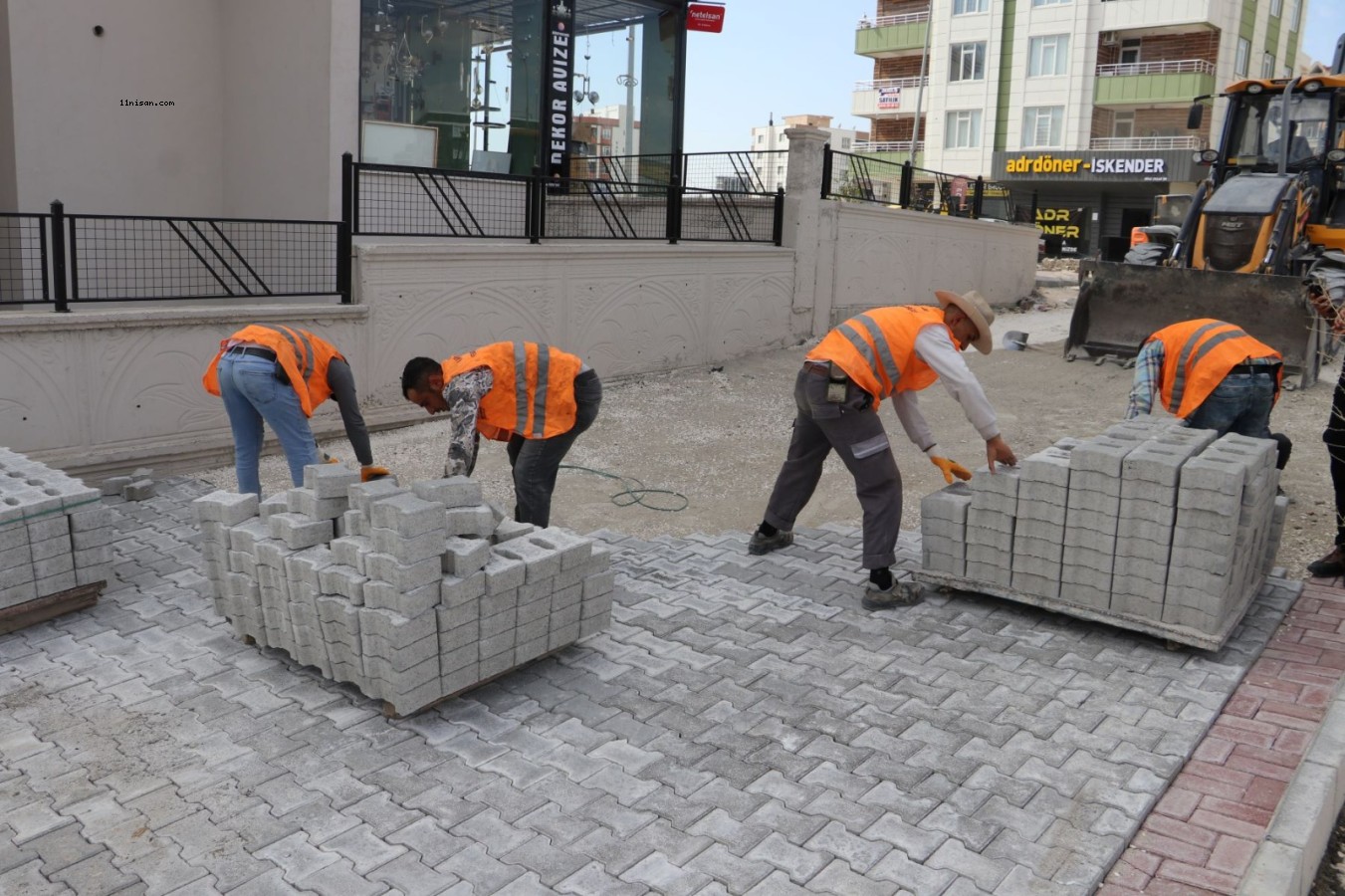 KARAKÖPRÜ’DE YENİ YOL ÇALIŞMALARI HIZ KESMEDEN DEVAM EDİYOR;