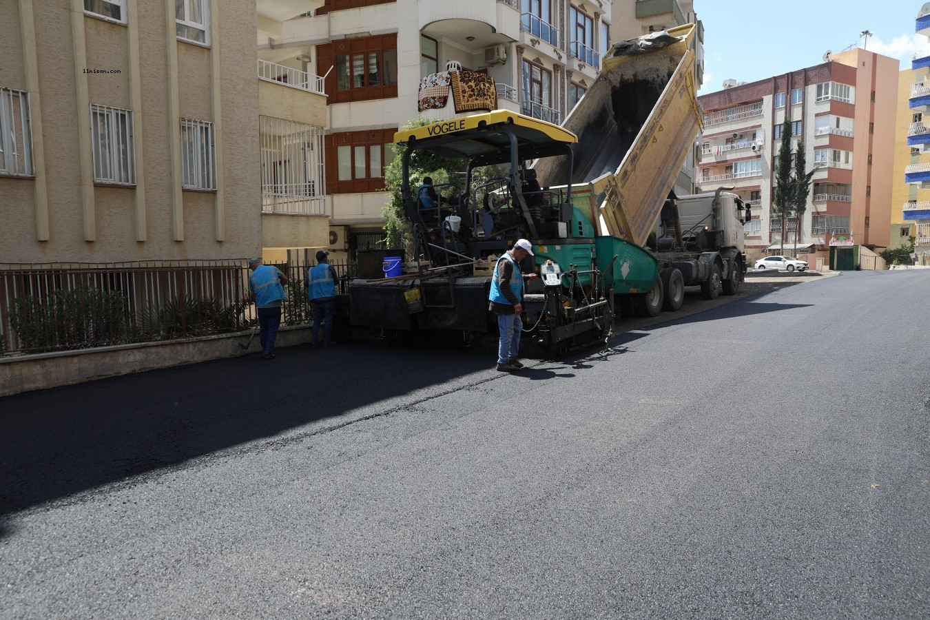 Haliliye Belediyesi sıcak asfalt çalışmalarını sürdürüyor;
