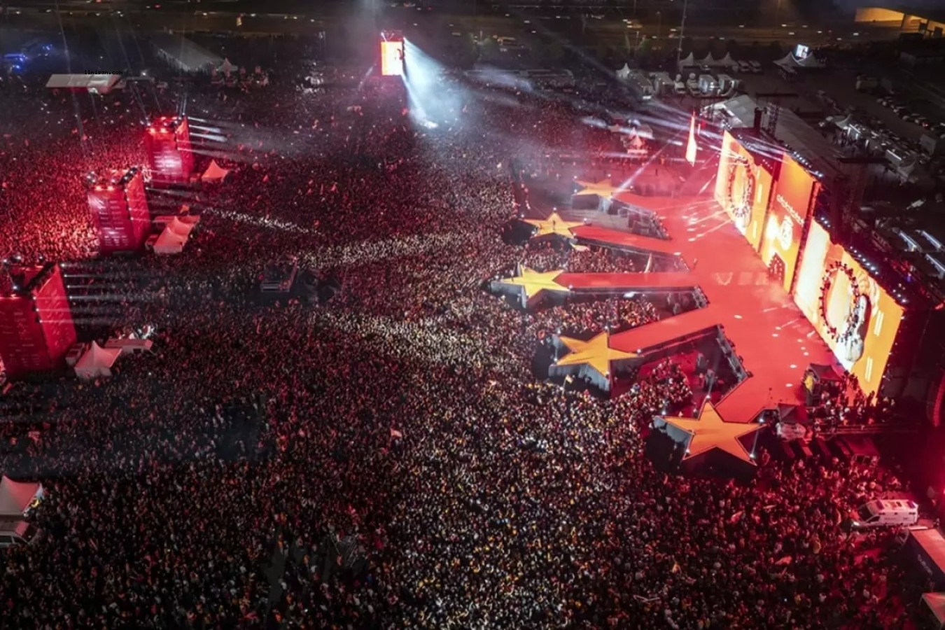 GALATASARAY'IN 5 YILDIZLI YENİ SEZON FORMALARI SIZDI! BEĞENEN DE VAR ELEŞTİREN DE