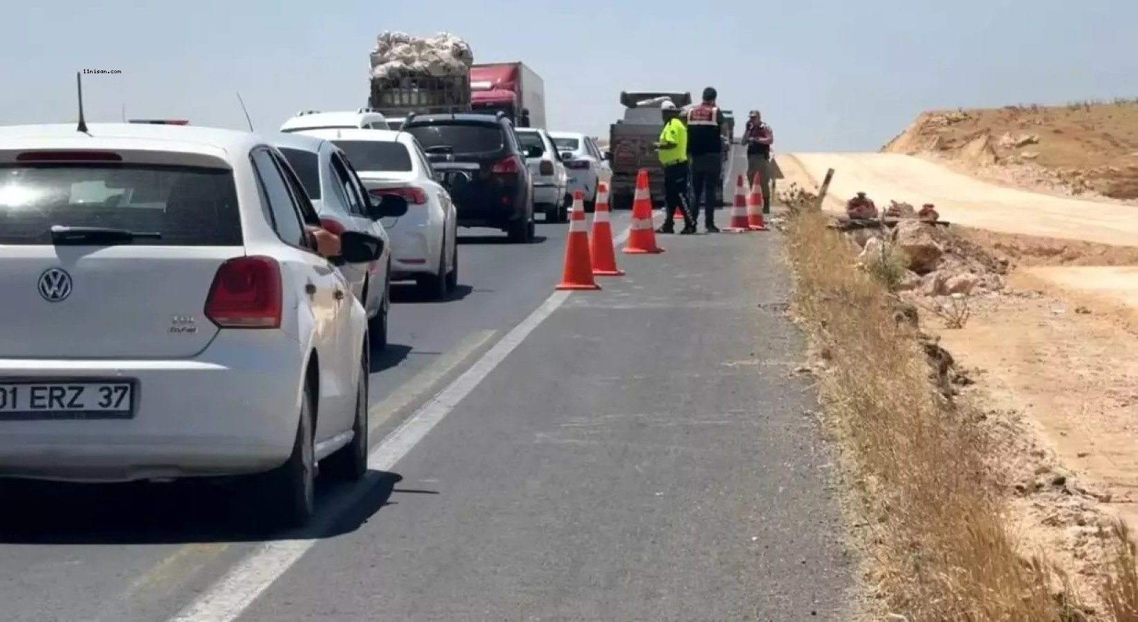 ŞANLIURFA'DA YAYA TIRIN ALTINDA CAN VERDİ;
