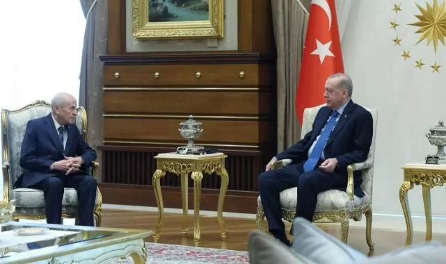 ANKARA'DA SÜPRİZ GÖRÜŞME! CUMHURBAŞKANI ERDOĞAN, BAHÇELİ'Yİ KABUL ETTİ