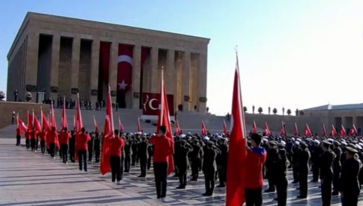 Büyük Önder Atatürk törenlerle anılıyor;