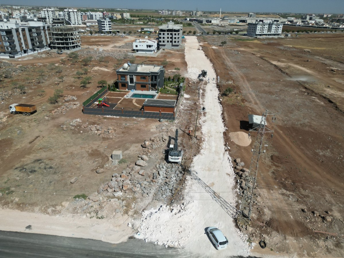 BÜYÜKŞEHİR, VİRANŞEHİR’E YENİ CADDE VE YOLLAR KAZANDIRIYOR