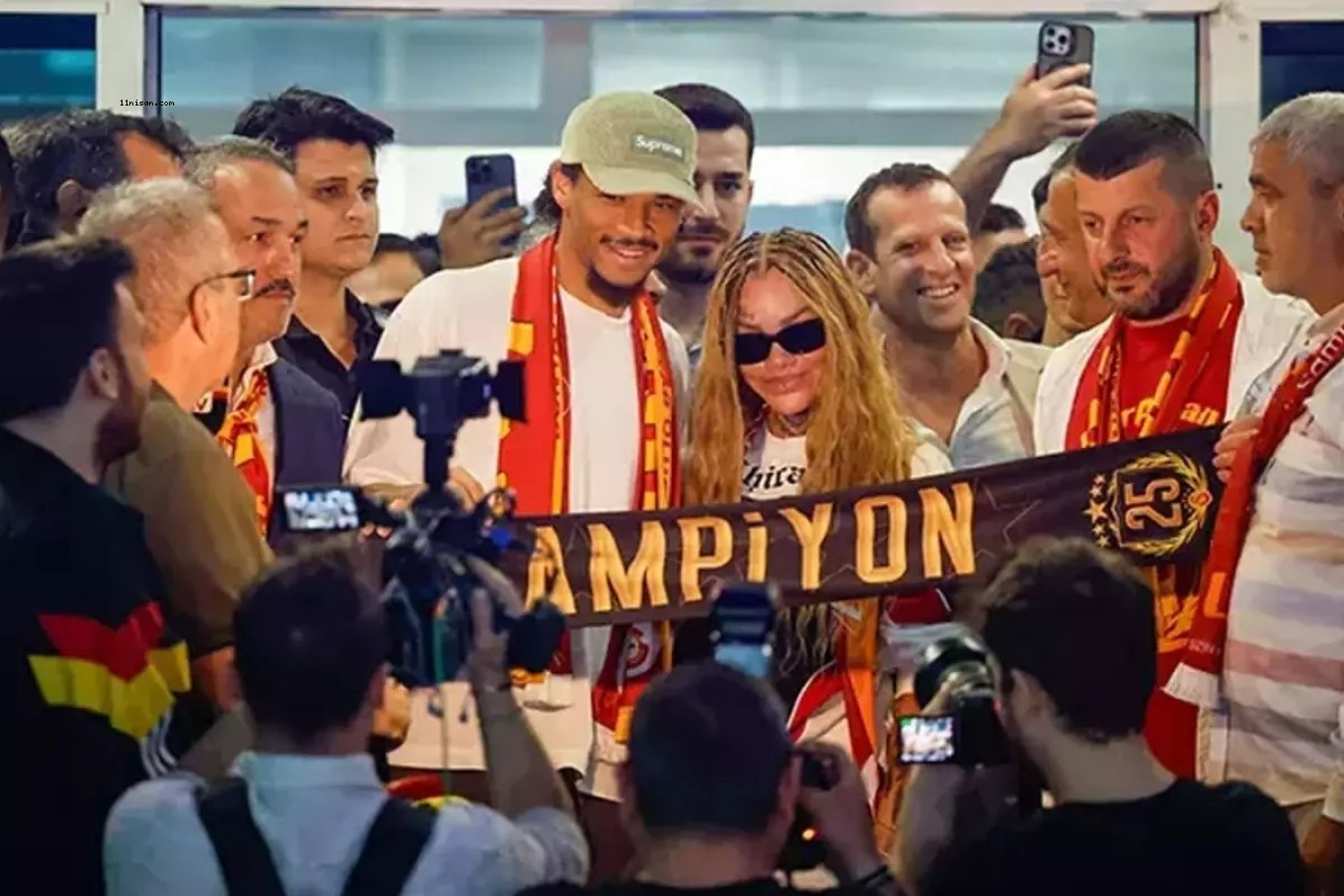 GALATASARAY'IN YENİ TRANSFERİ LEROY SANE İSTANBUL'DA! İŞTE İLK SÖZLERİ